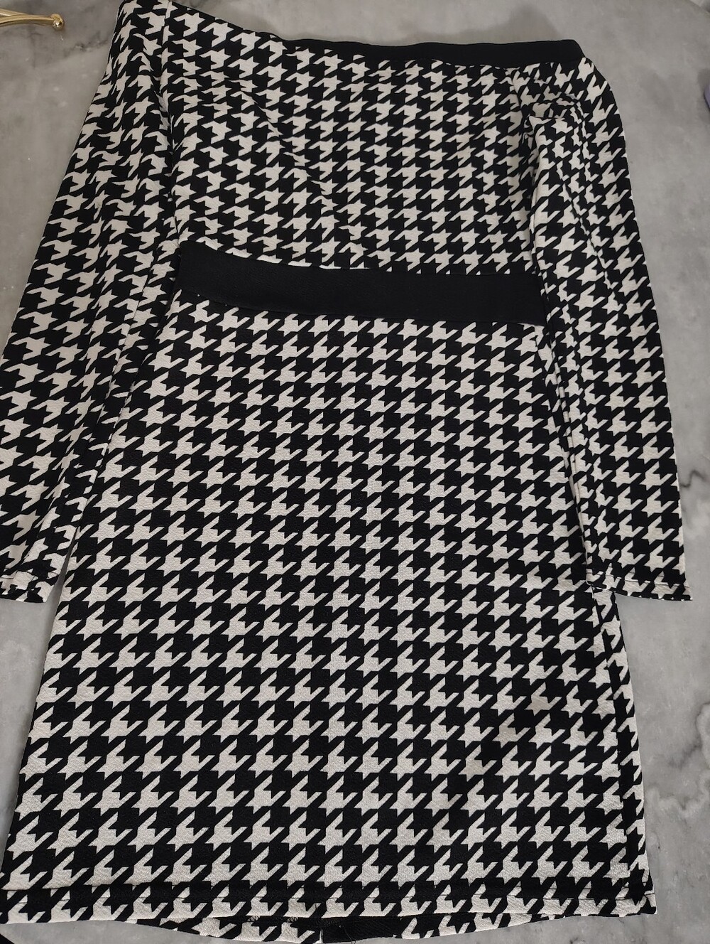 SHEIN Black and White Houndstooth Long Sleeve Bodycon Dress Premium. - Picture 3 of 3